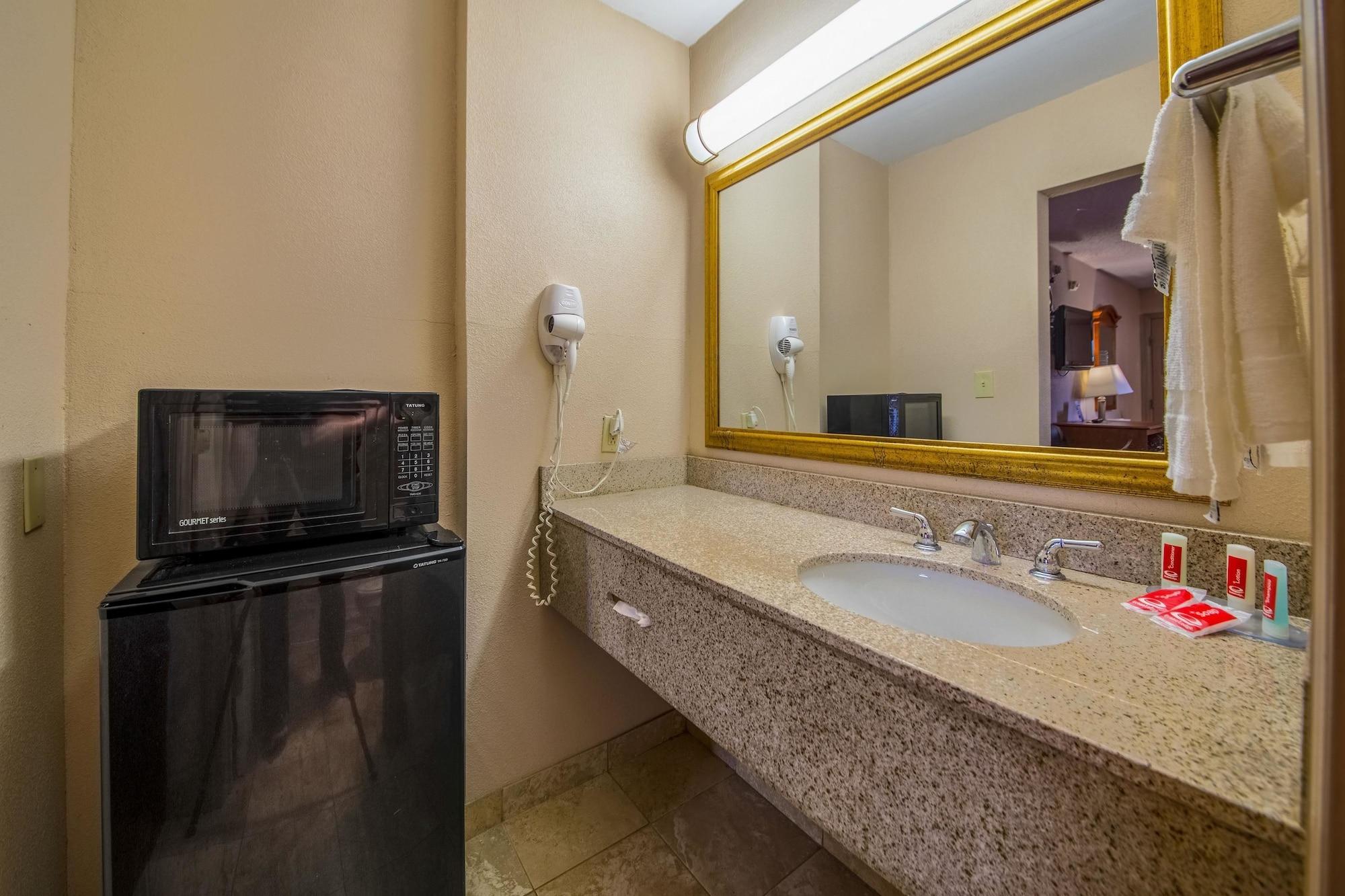 Econo Lodge Mount Laurel Bagian luar foto