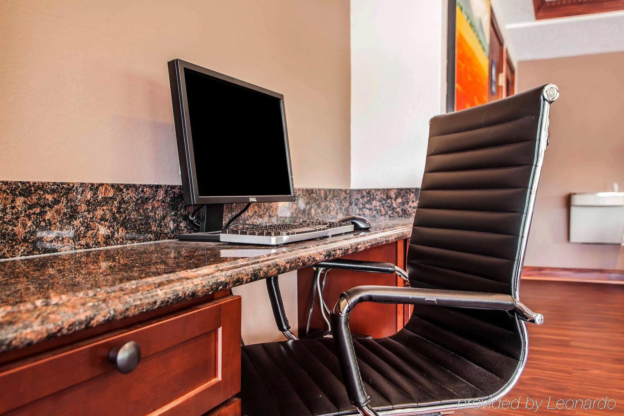 Econo Lodge Mount Laurel Bagian luar foto