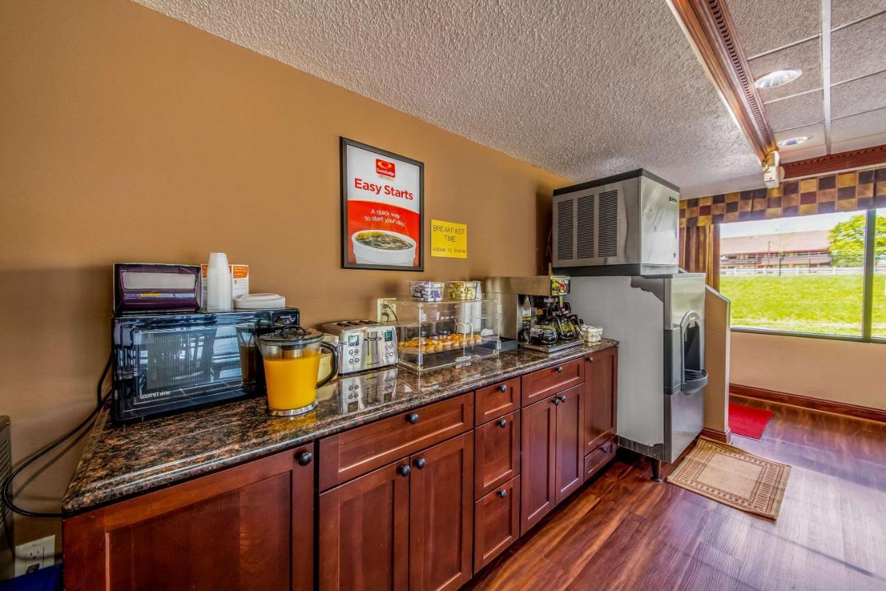 Econo Lodge Mount Laurel Bagian luar foto