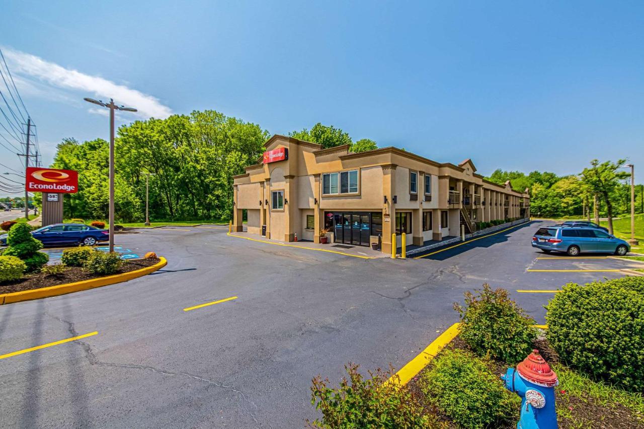 Econo Lodge Mount Laurel Bagian luar foto
