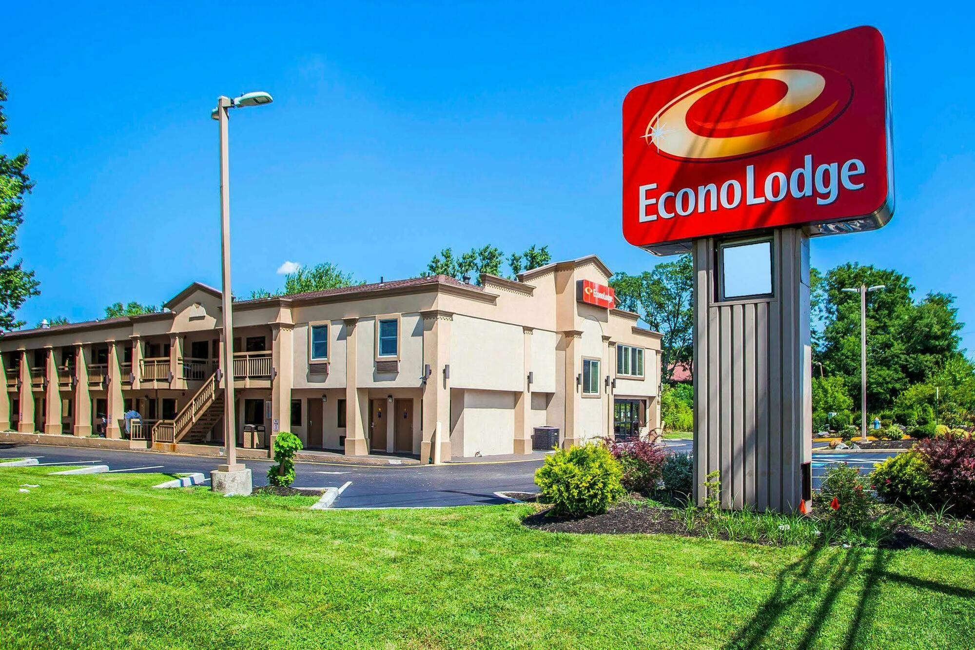 Econo Lodge Mount Laurel Bagian luar foto