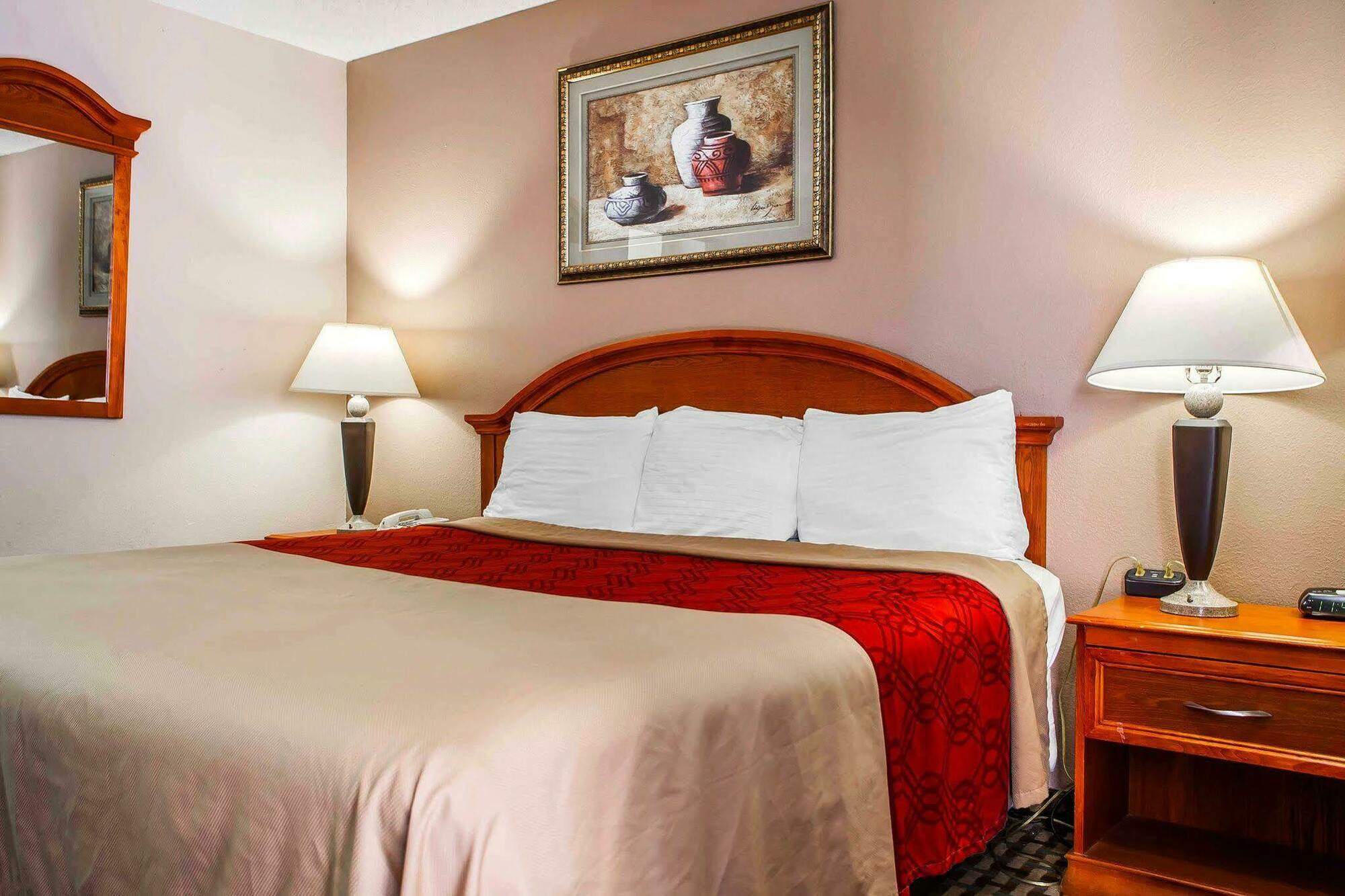 Econo Lodge Mount Laurel Bagian luar foto