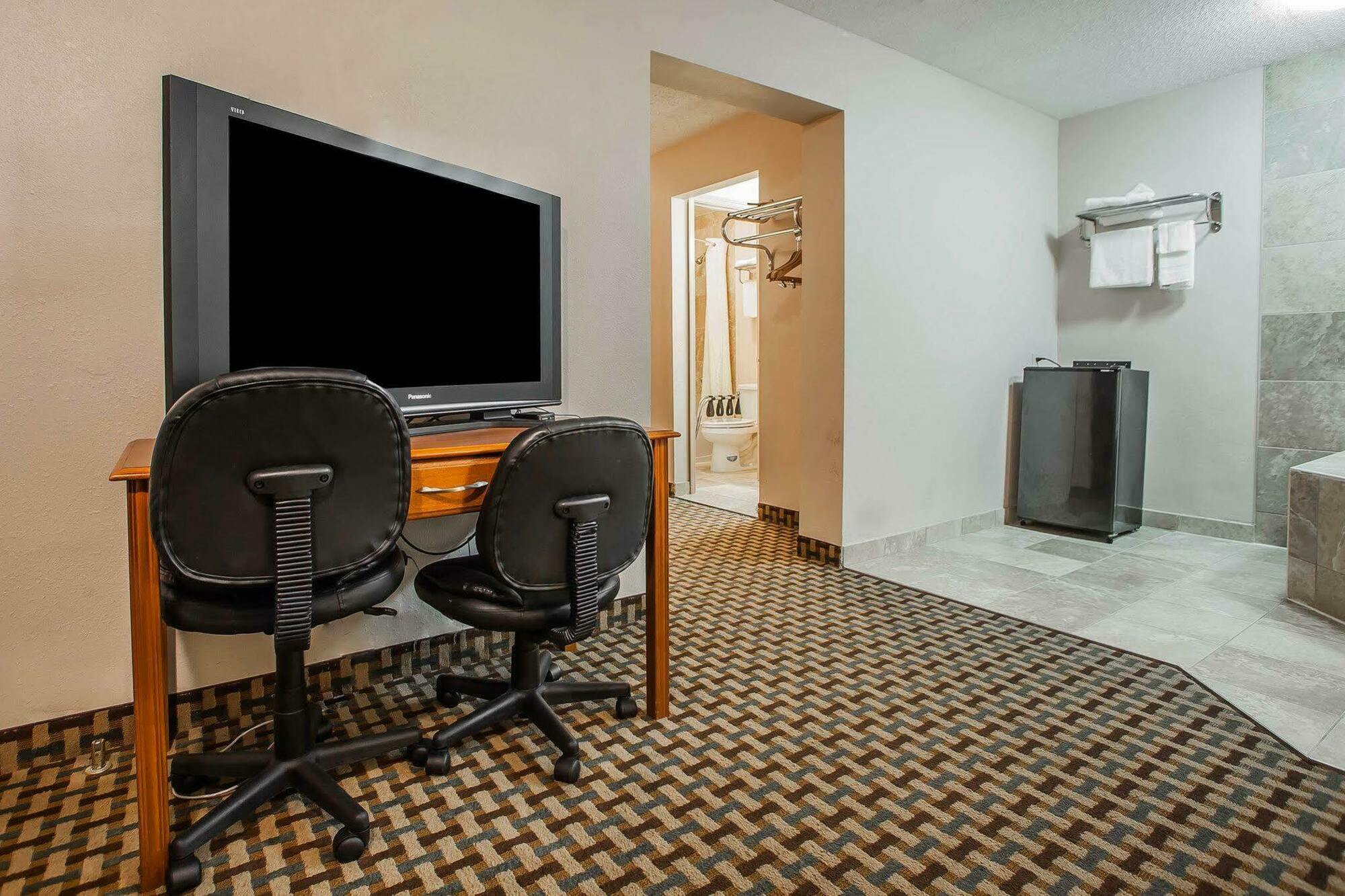 Econo Lodge Mount Laurel Bagian luar foto